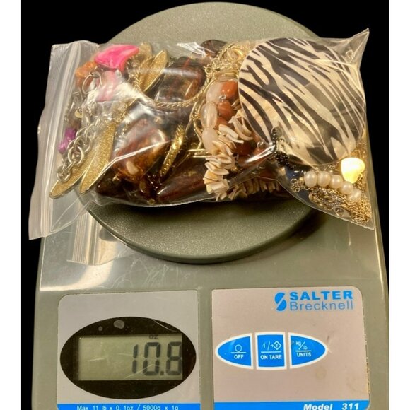 20 Piece Mystery Jewelry Lot for Reselling or Wear -237 - Picture 3 of 3